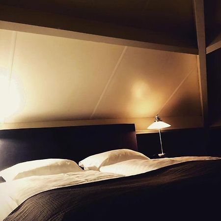 Bed And Breakfast De Biesbosch - In 'T Riet Дримелен Екстериор снимка